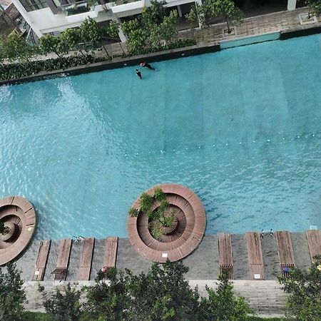 バトゥ洞窟Urban360 Pool View With Netflix And Wifiアパートメント エクステリア 写真