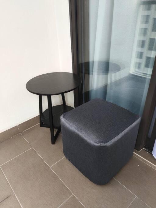 バトゥ洞窟Urban360 Pool View With Netflix And Wifiアパートメント エクステリア 写真